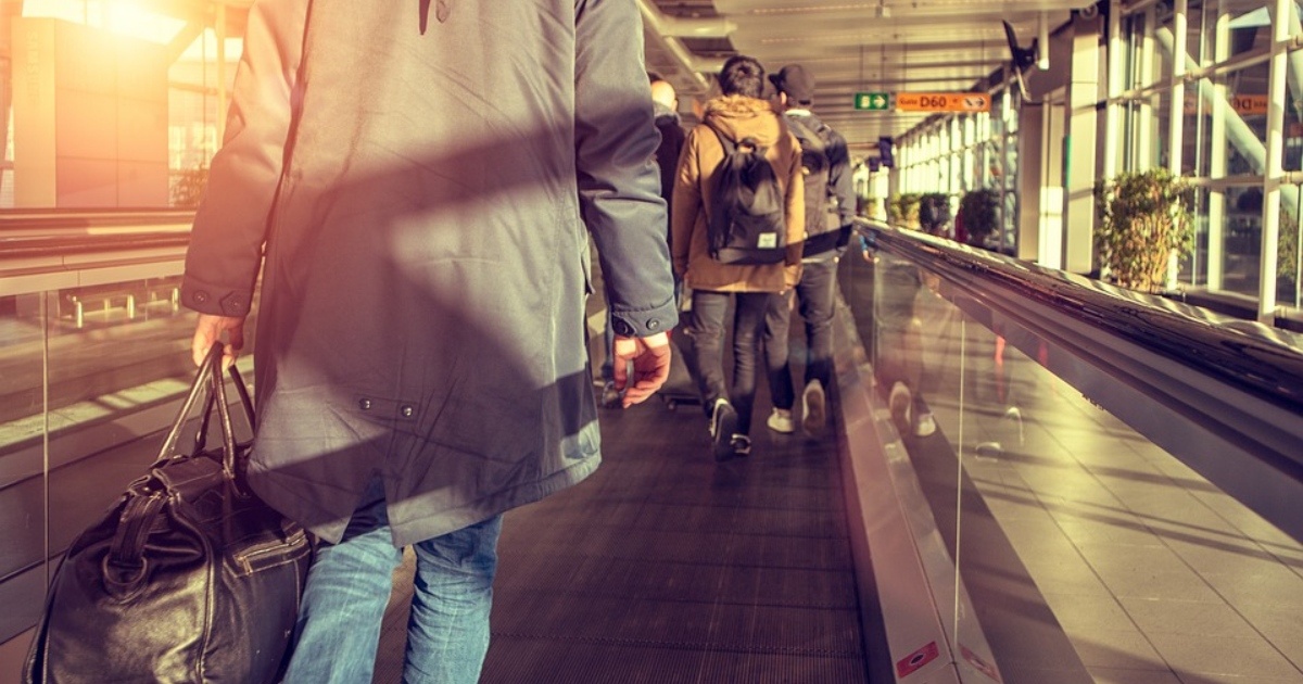 vycestovat do zahranicia