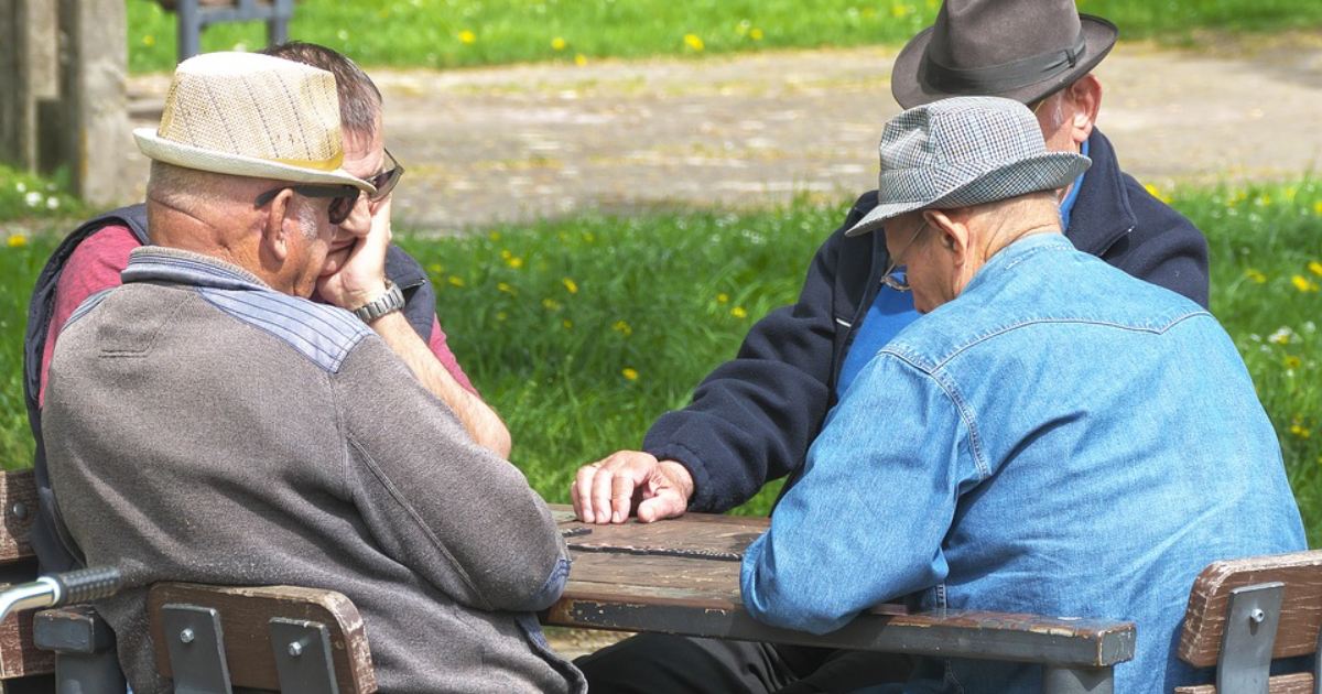 V roku 2020 si prácu vyhľadávali aj starší ľudia